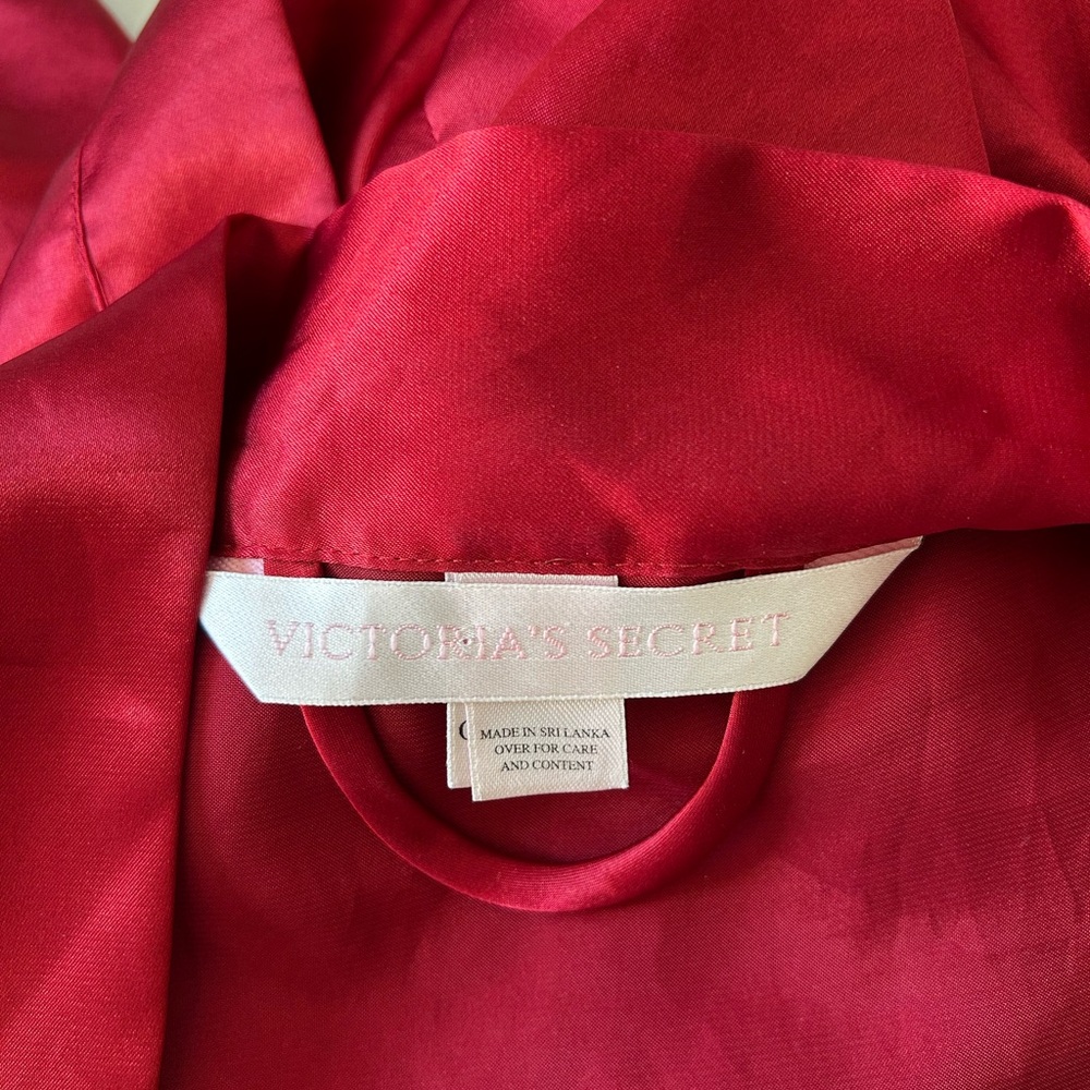 Victoria's Secret Robe - Picture 8 of 10